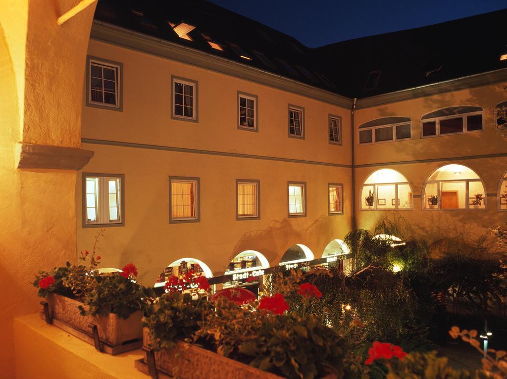 Hotel Goldener Brunnen Klagenfurt am Woerthersee Ngoại thất bức ảnh