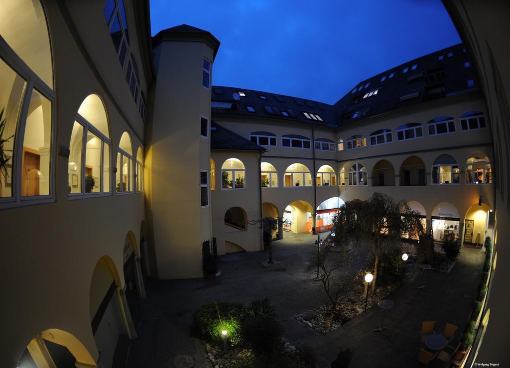 Hotel Goldener Brunnen Klagenfurt am Woerthersee Ngoại thất bức ảnh